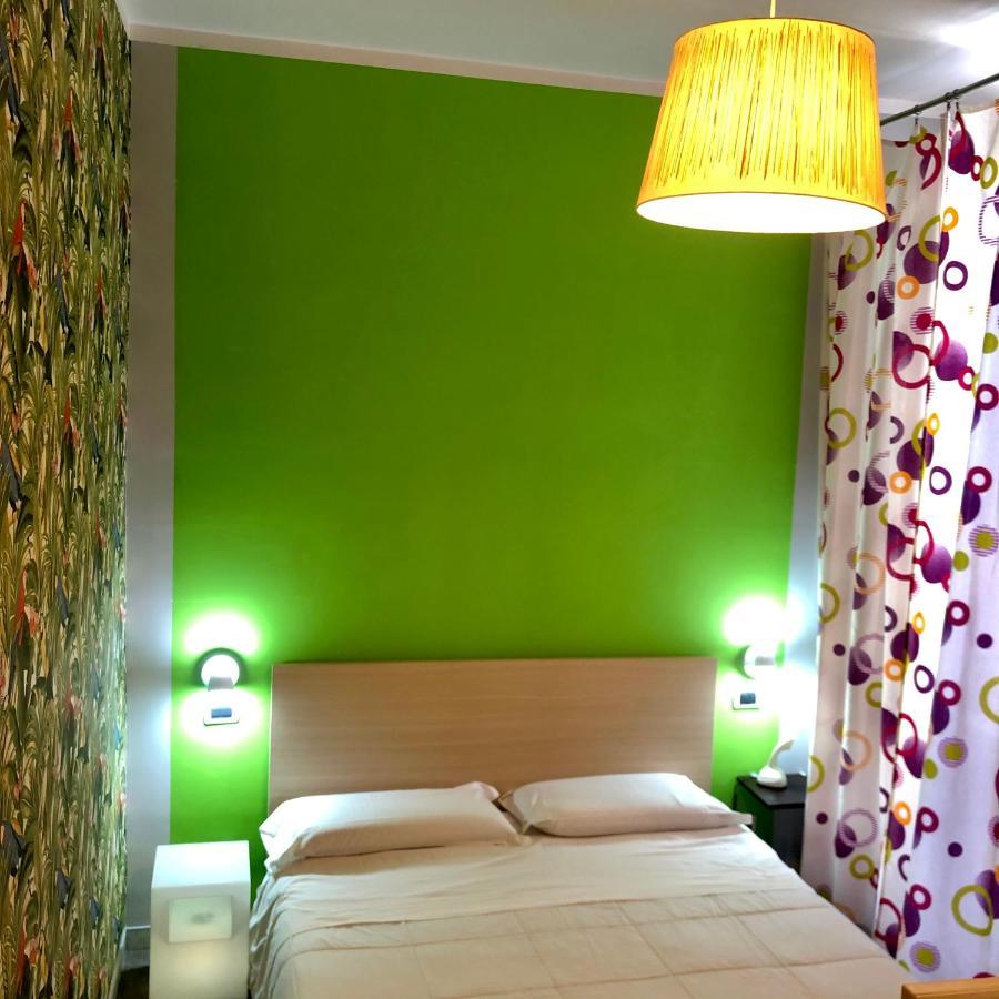 H Rooms Boutique Hotel Неаполь Экстерьер фото