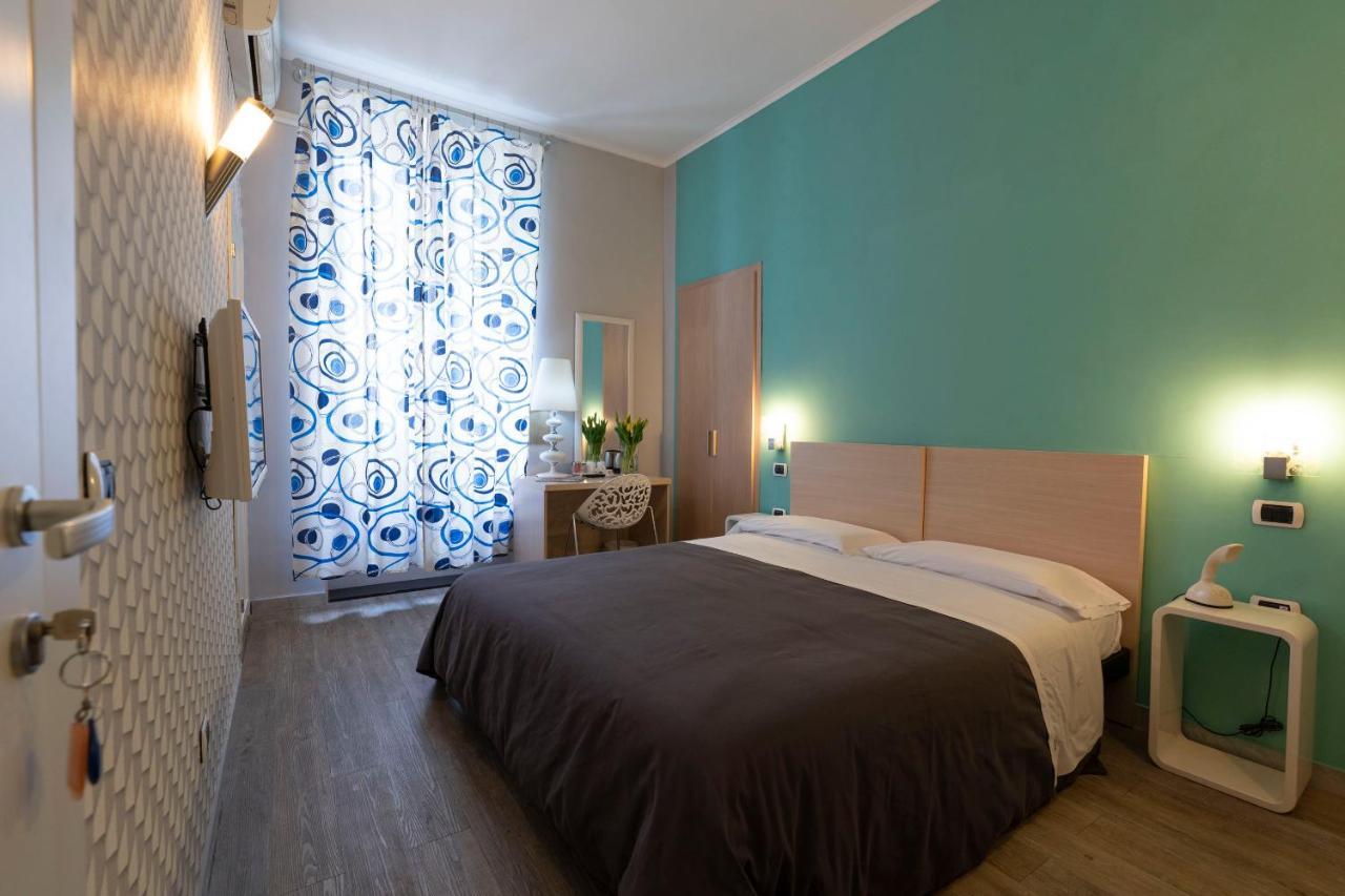 H Rooms Boutique Hotel Неаполь Экстерьер фото