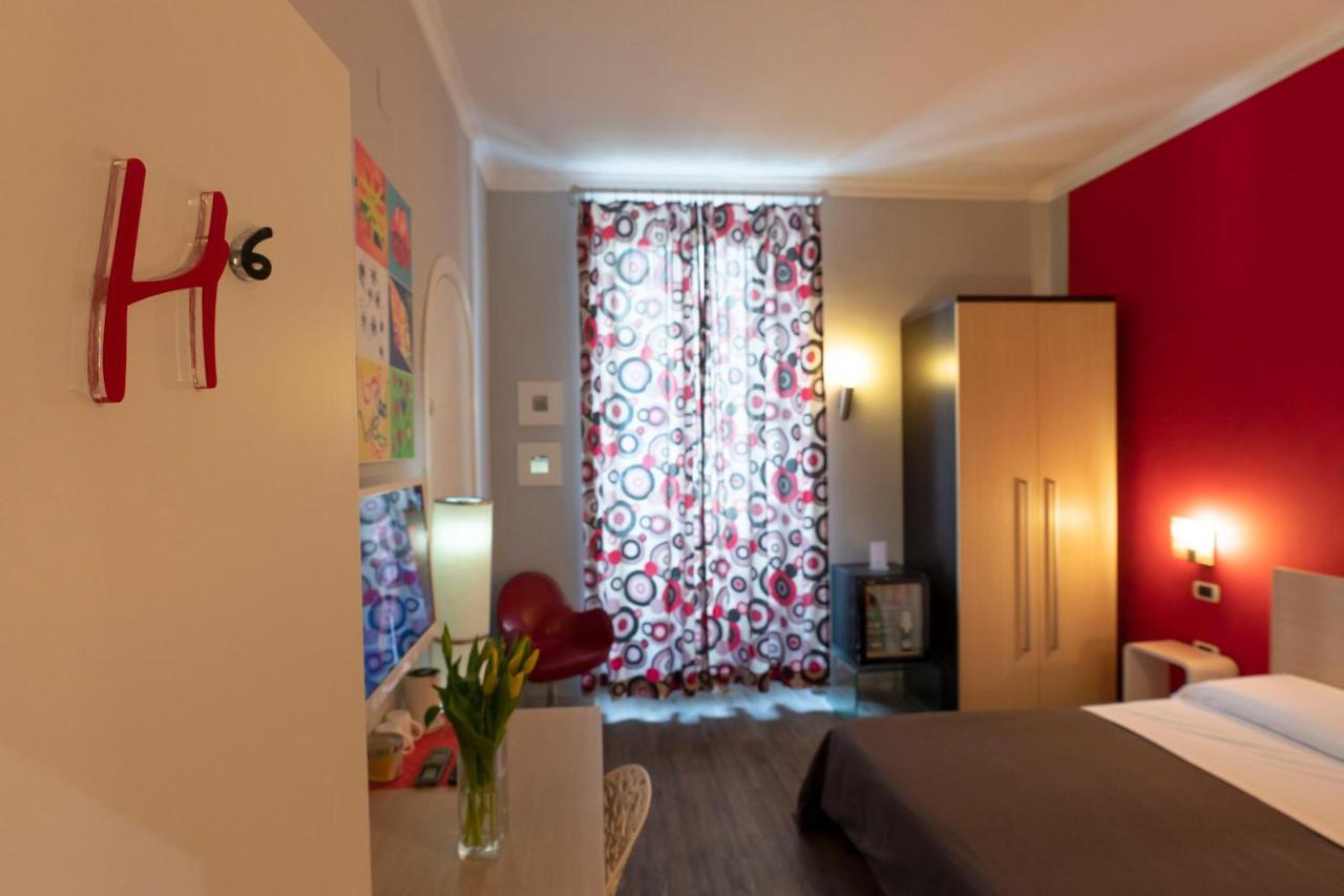 H Rooms Boutique Hotel Неаполь Экстерьер фото